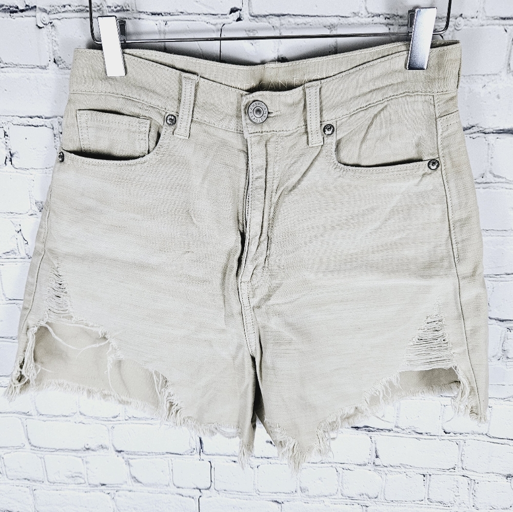 AMERICAN EAGLE | Highest Rise Mom frayed raw hem jean shorts